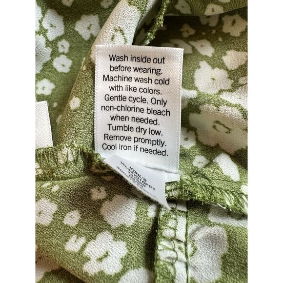 LC Lauren Conrad Ditsy Floral Flutter Sleeve Wrap Dress Cottage Core Sz Plus 2X - Picture 12 of 12